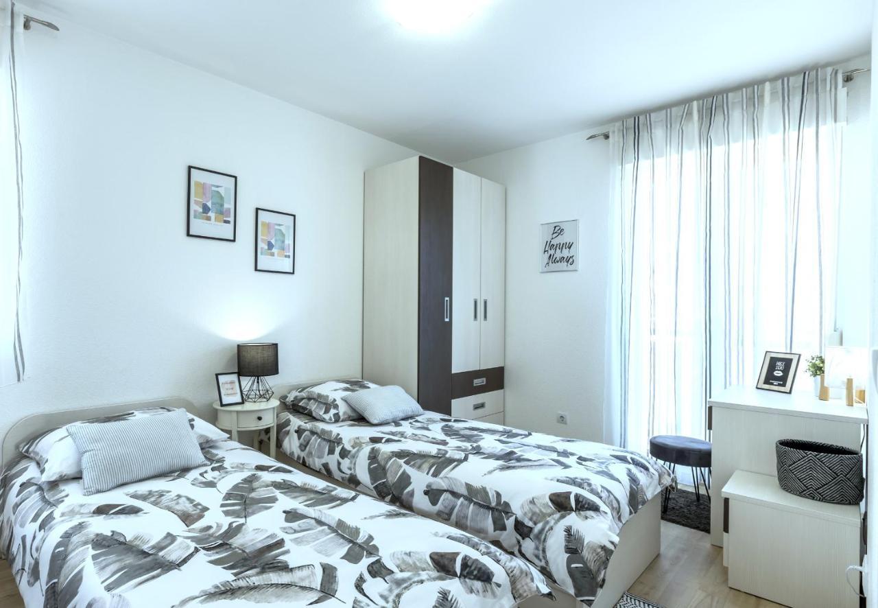 Iris Beach Apartments Kastela Exterior photo